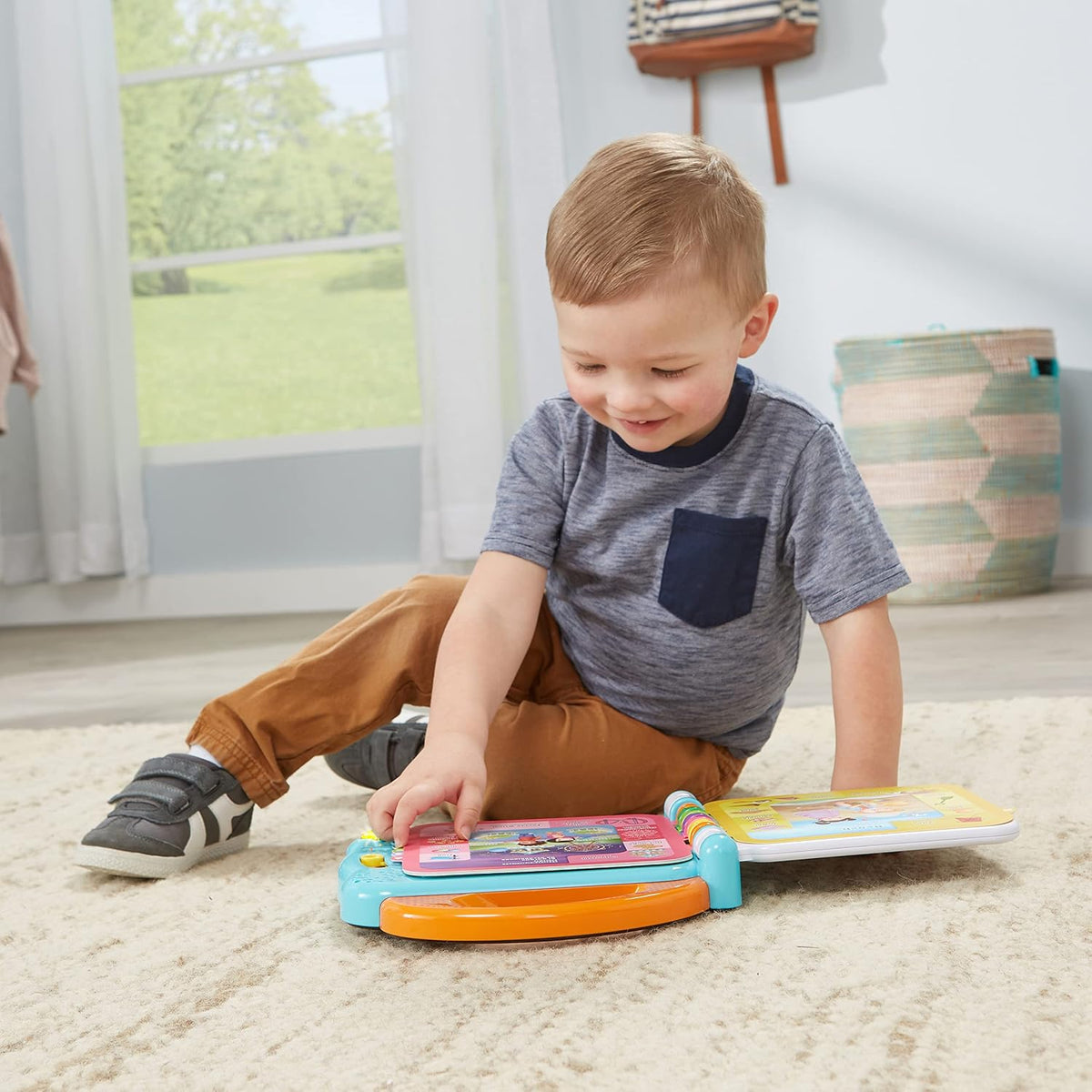 LeapFrog 100 Words About Places I Go Book (Bilingual English-French)